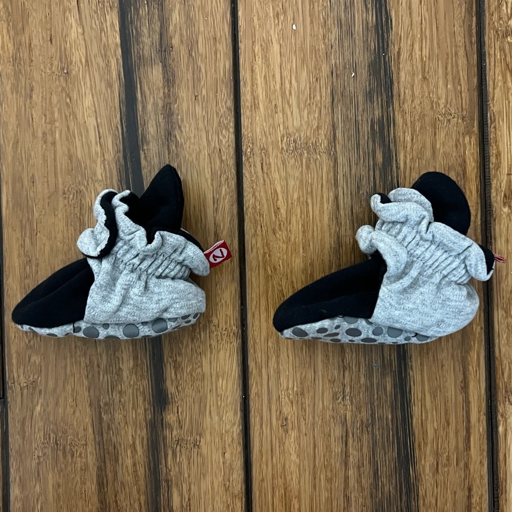 Zutano Organic Cotton Soft Baby Booties w/ Gripper Soles, black and gray, 6m